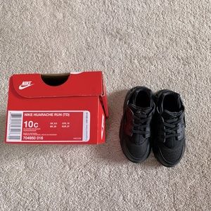 SOLD- Kids Nike Huarache Run Black 10c